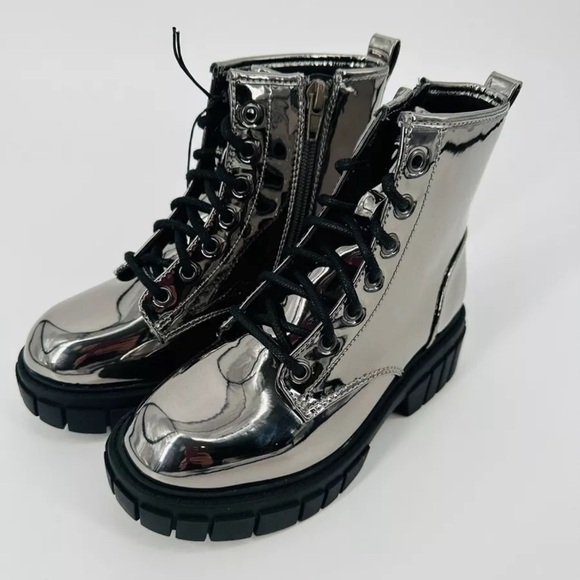 Madden NYC Girls Gray Metallic / Size 5 - Picture 1 of 8